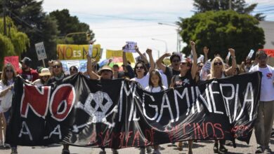 Manifestantes en Chubut contra la megaminería